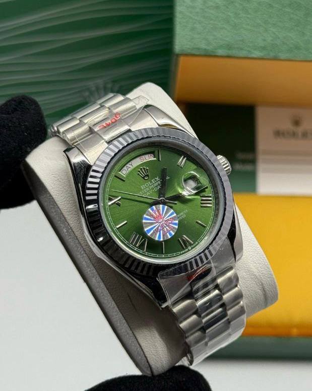 שעון יד רולקס לגברים 41 מ״מ – רמת 11 מאסטר, מנגנון אוטומטי שווייצרי, כולל קופסה וניירות מקוריים (9)