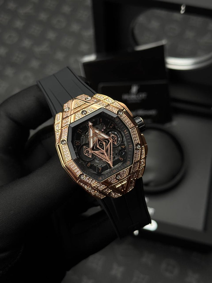 שעון יד הובלו לגברים 44 מ״מ – רמת 11 מאסטר, מנגנון אוטומטי שווייצרי, כולל קופסה וניירות מקוריים (2)