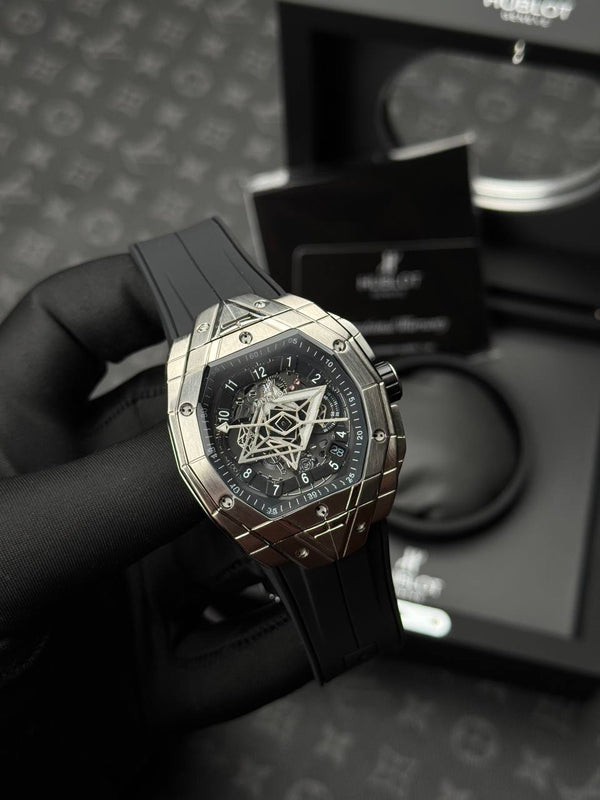 שעון יד הובלו לגברים 44 מ״מ – רמת 11 מאסטר, מנגנון אוטומטי שווייצרי, כולל קופסה וניירות מקוריים (3)