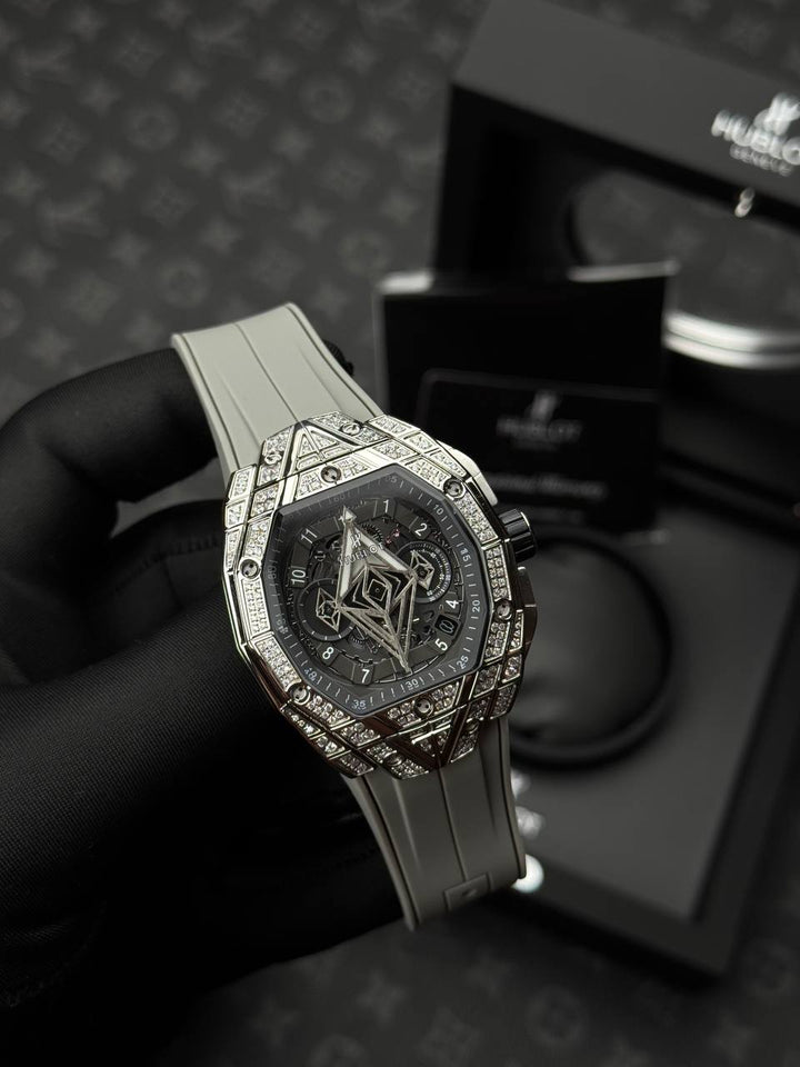 שעון יד הובלו לגברים 44 מ״מ – רמת 11 מאסטר, מנגנון אוטומטי שווייצרי, כולל קופסה וניירות מקוריים (5)