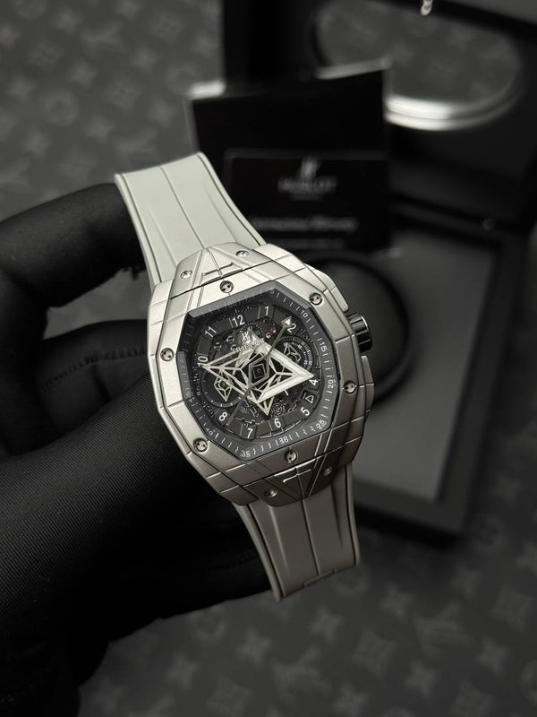 שעון יד הובלו לגברים 44 מ״מ – רמת 11 מאסטר, מנגנון אוטומטי שווייצרי, כולל קופסה וניירות מקוריים (6)