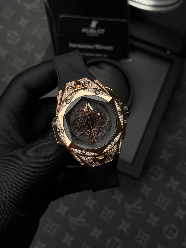 שעון יד הובלו לגברים 44 מ״מ – רמת 11 מאסטר, מנגנון אוטומטי שווייצרי, כולל קופסה וניירות מקוריים (9)